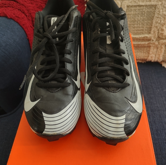 Cleats - Picture 5 of 5